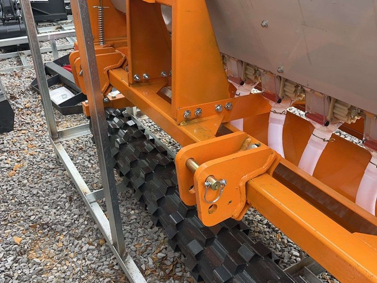 land-honor-no-till-seed-drill-for-tractor-or-skid-steer,-72"-image-3