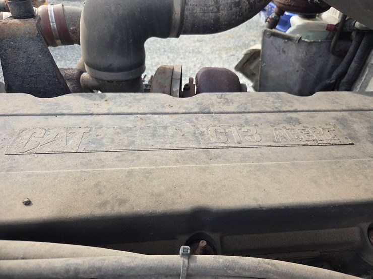 2007-peterbilt-579-image-56