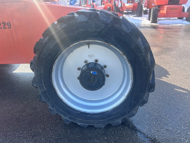 2011-jlg-660sj-image-59