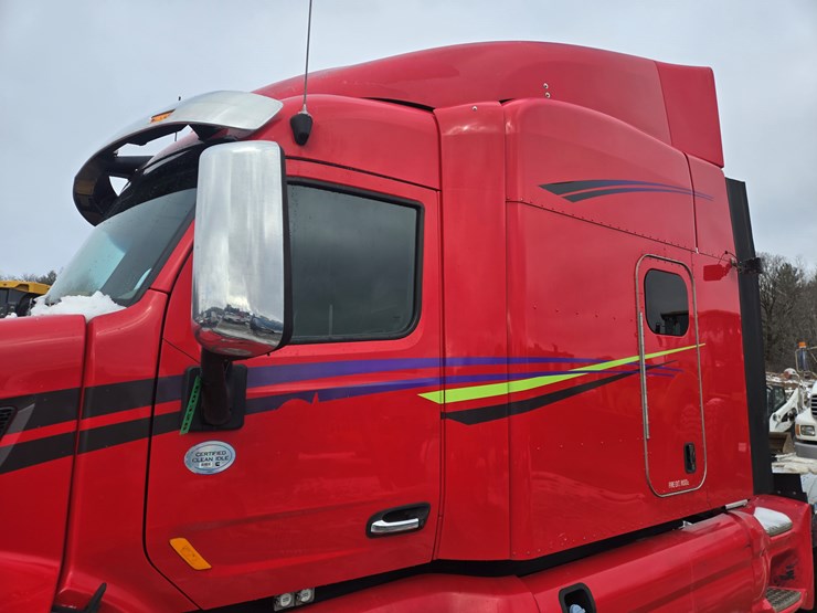 peterbilt-579-image-14