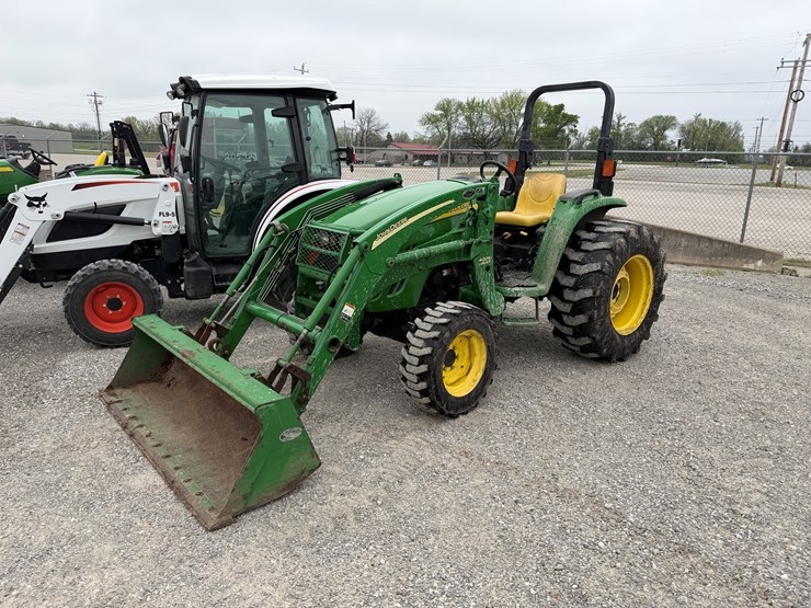 john-deere-4720-image-1