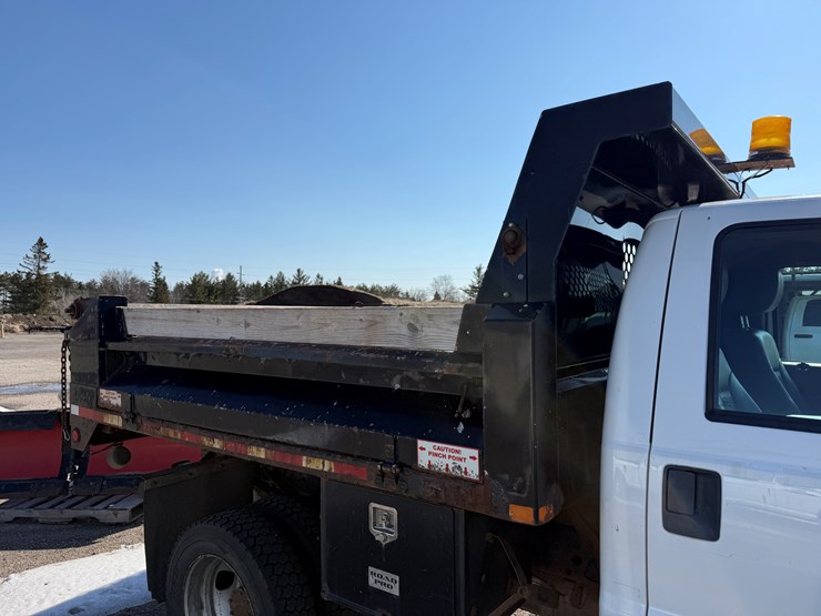 2014-ford-f550-xl-image-18