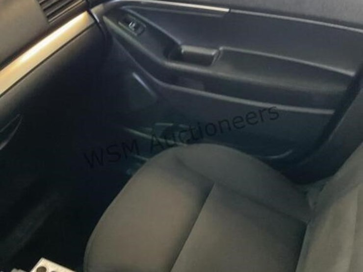 2016-ford-explorer-image-19