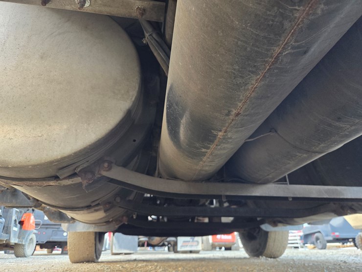 2005-caterpillar-c13-image-38