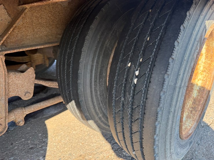 #1099-•-butler-26'-equipment-trailer-image-18