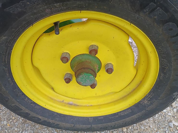 john-deere-702-image-21