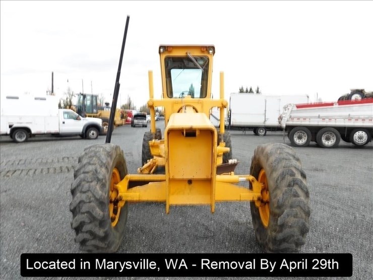 1975-deere-570a-image-17