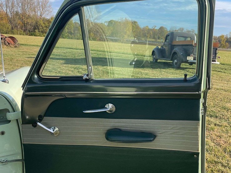 1953-ford-customline-sedan-image-61