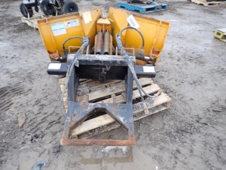 trackless-hydraulic-v-plow-image-5