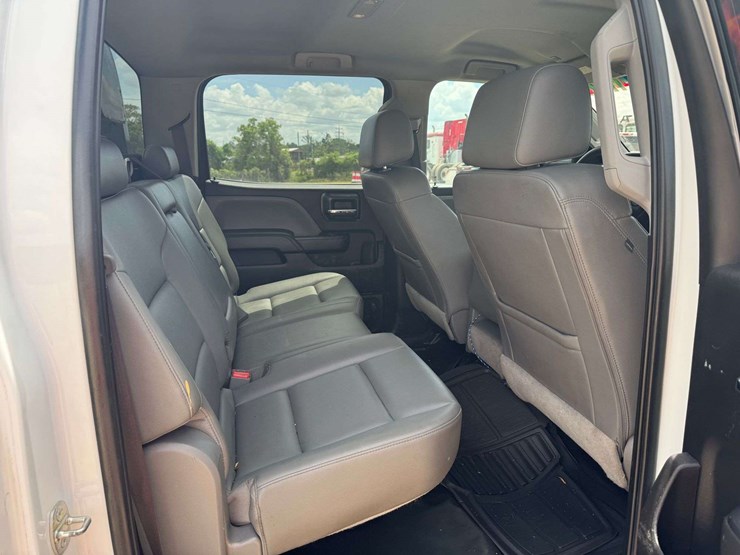 2017-chevrolet-silverado-2500-image-16