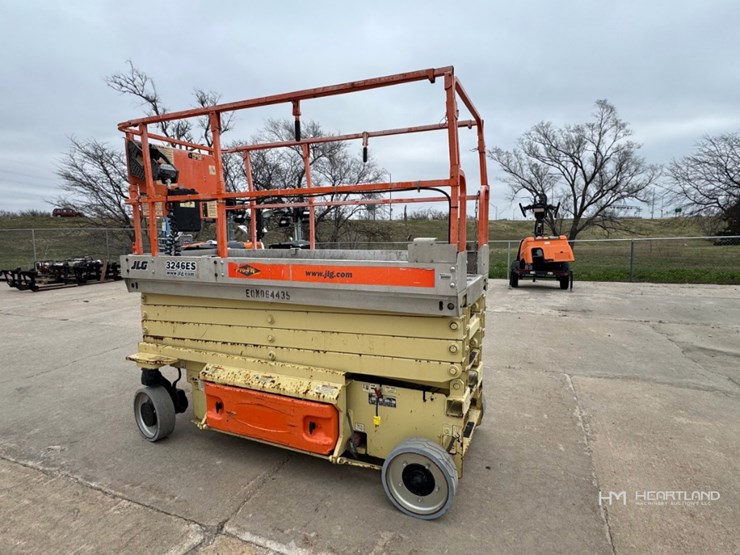 2007-jlg-3246es-image-5