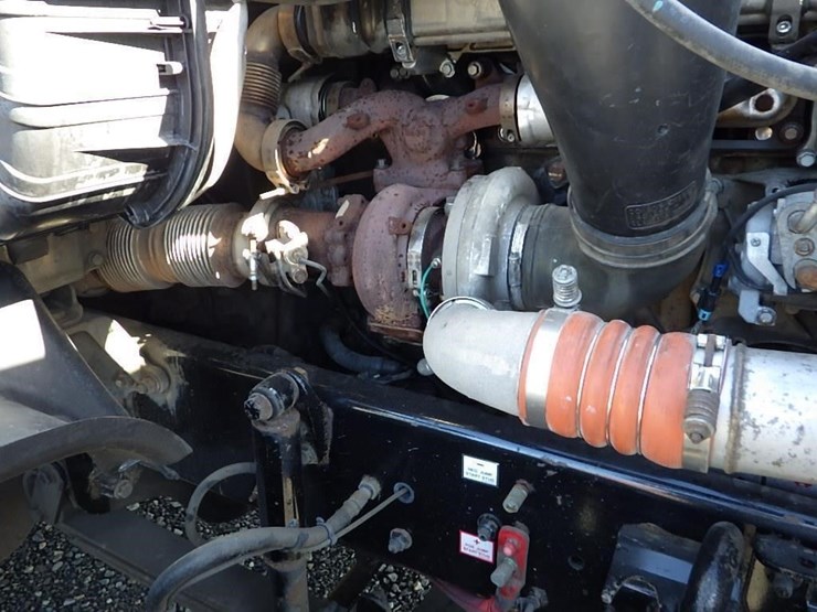 2018-freightliner-cascadia-125-image-21