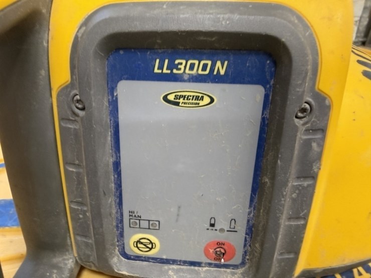 spectra-precison-ll300n-laser-level-image-3