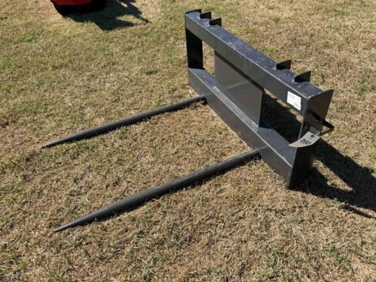 jct-skid-steer-bale-spikes-image-1