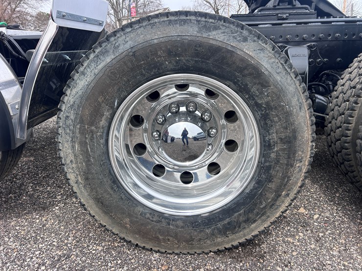 #1009-•-2012-western-star-conventional-4-sleeper-cab-truck-tractor-image-86