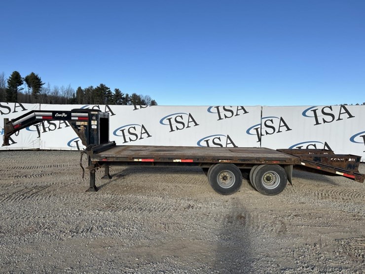 2016-massey-ferguson-8-image-2