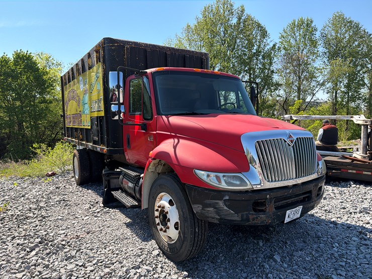 2005-international-durastar-4400-image-7