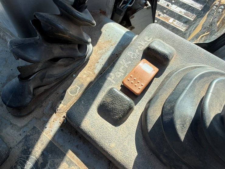 caterpillar-d5g-lgp-image-36