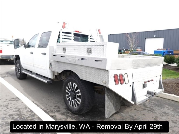 2011-chevrolet-3500-image-18