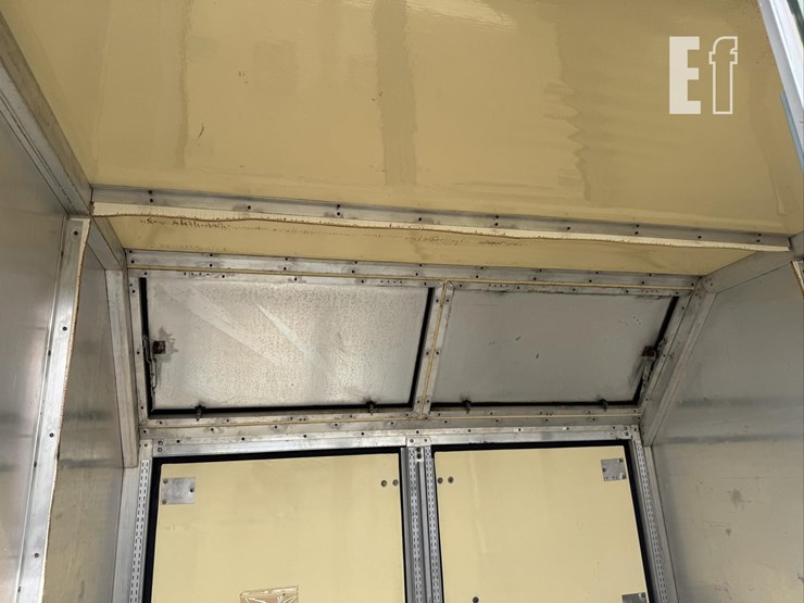 9'-container-doors-both-sides-image-4