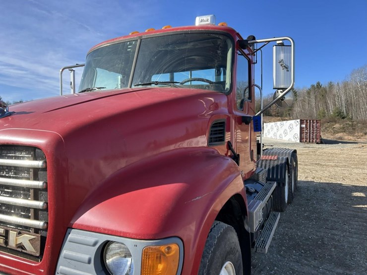 2003-massey-ferguson-8-image-11