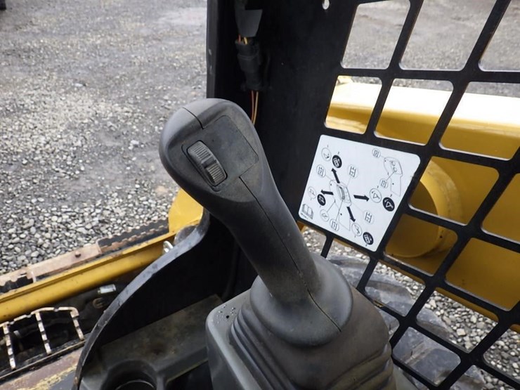 2020-caterpillar-226d3-image-30