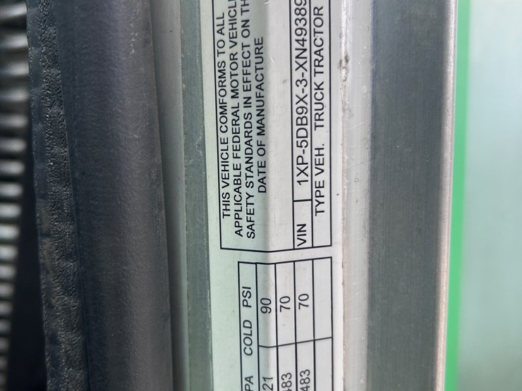 1999-peterbilt-379-image-75