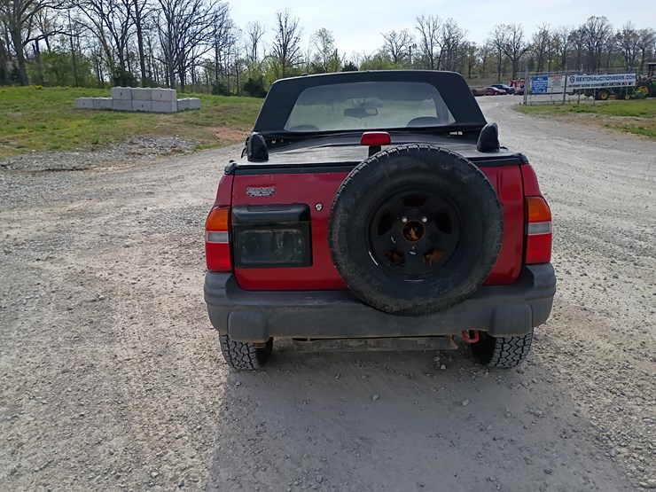 2000-chevrolet-tracker-image-7