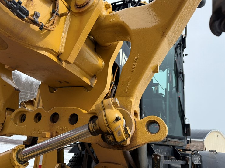 caterpillar-160m-image-21