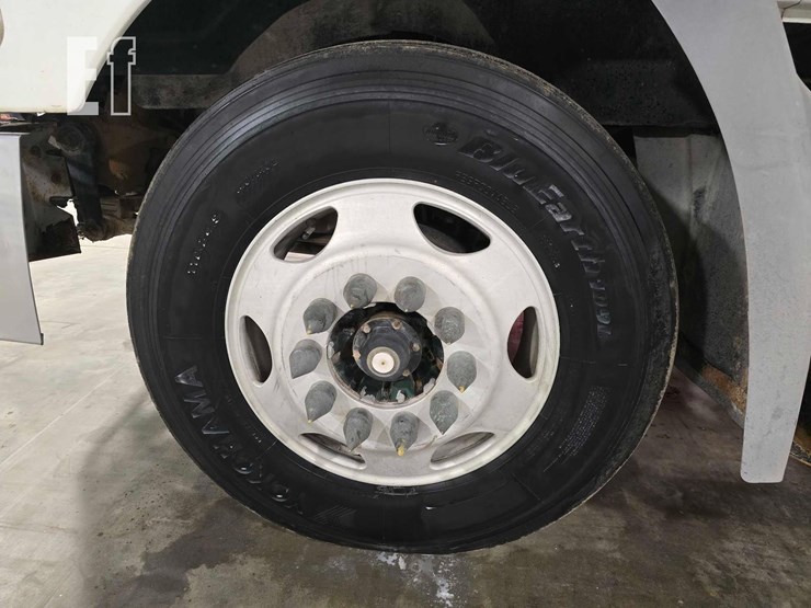 2004-mack-vision-cx613-image-27