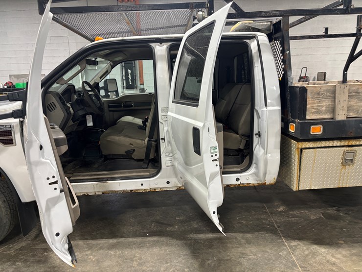 2009-ford-f350-image-35