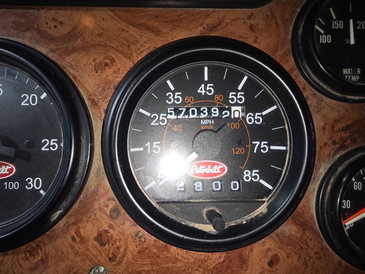 2005-peterbilt-379-image-4