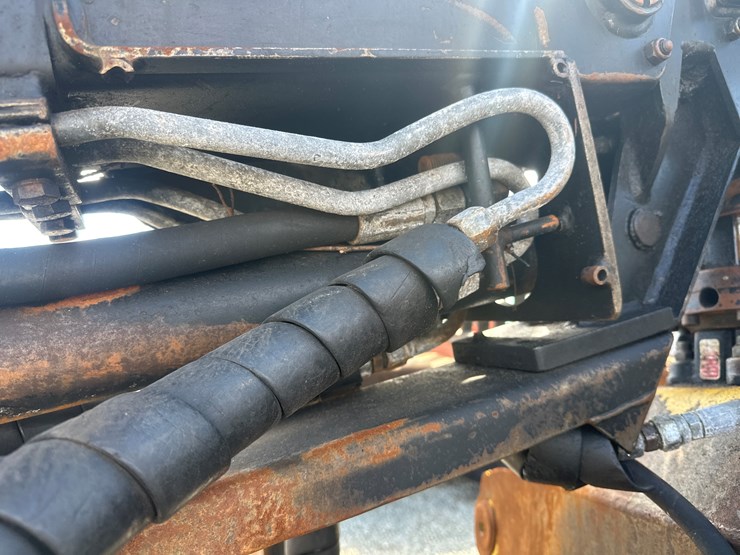 deere-1110e-image-63