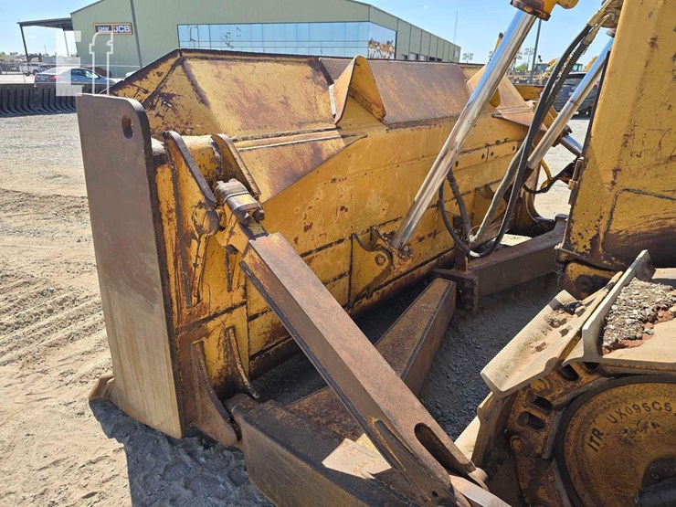 2006-caterpillar-d6r-iii-image-12