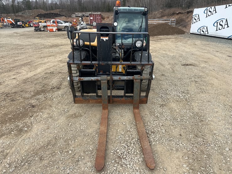 2021-caterpillar-th255-image-8