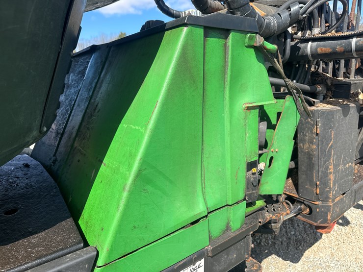 deere-1110e-image-15