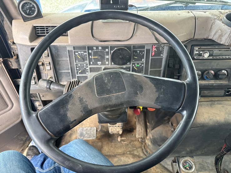 1999-international-4900-image-37