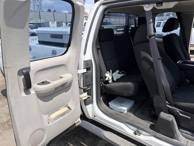 2012-gmc-sierra-2500-image-10