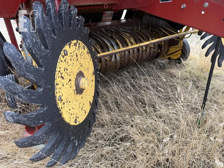 new-holland-br7090-image-6