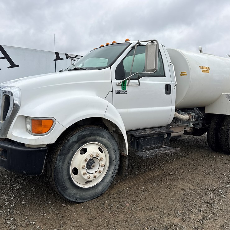 2006 FORD F650