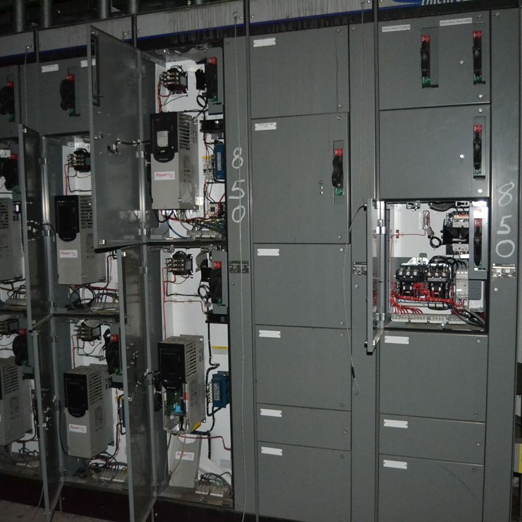 ALLEN BRADLEY 10 SECTION MCC PANEL W/ (8) POWERFLEX 5HP STARTER W/ (2) POWERFLEX 10HP STARTER W/(4) POWERFLEX 15HP STARTER W/ (2) SIZE 1 REVERSIBLE STARTER W/ 600 AMP MAIN DISCONNECT (LOCATED AT STACKER)