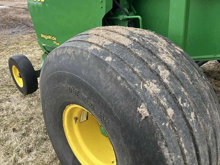 2011-john-deere-568-image-20