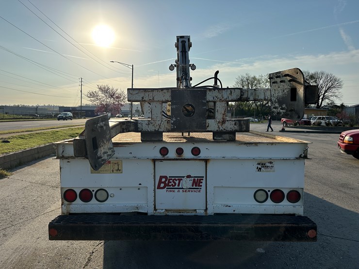 freightliner-fl70-image-4