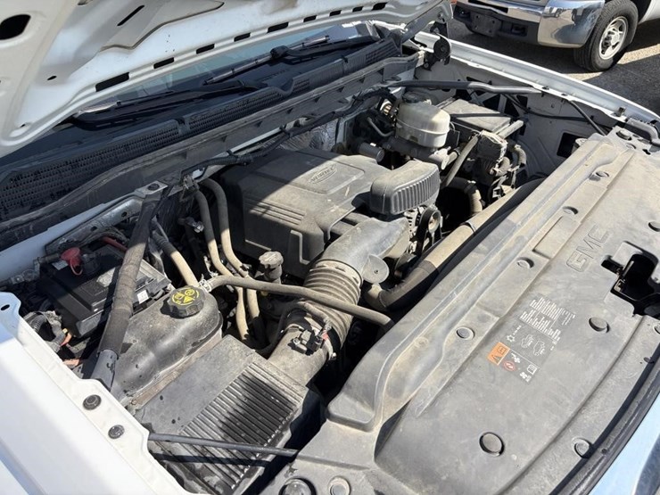 2017-gmc-sierra-3500-image-8