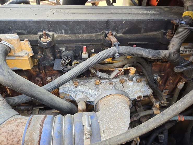 #1515-•-2005-international-9400i6x4-sleeper-cab-truck-tractor-image-33