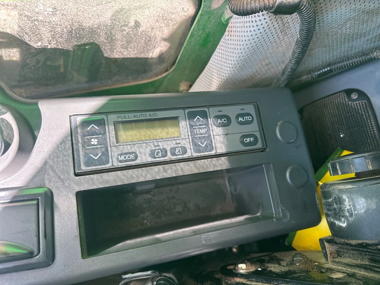 2016-deere-2154d-image-66