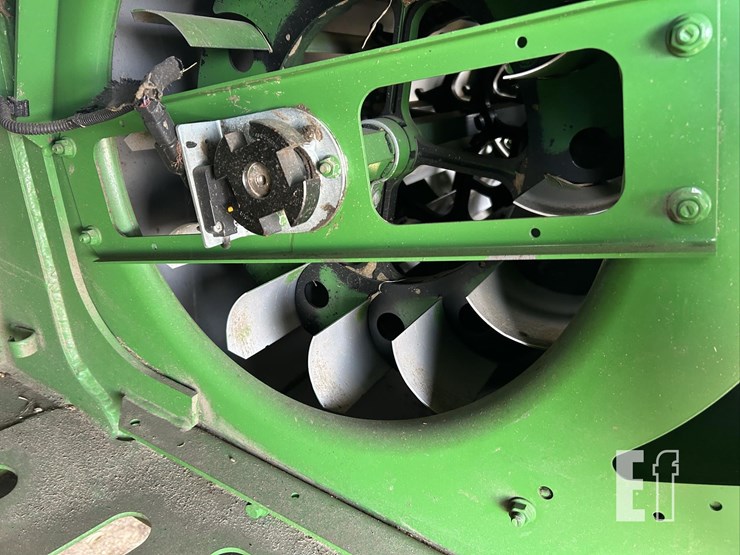 2012-john-deere-s690-image-16