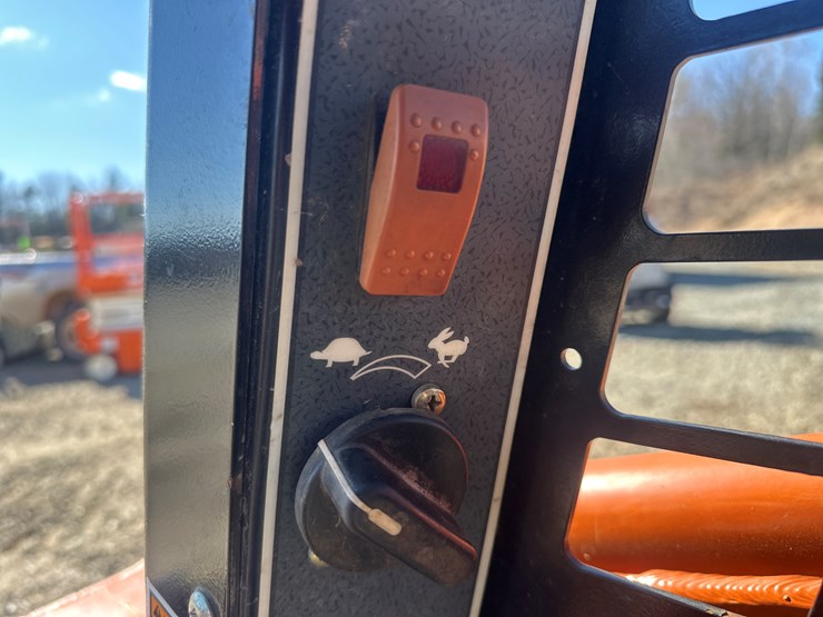 2020-gehl-rt105-image-39