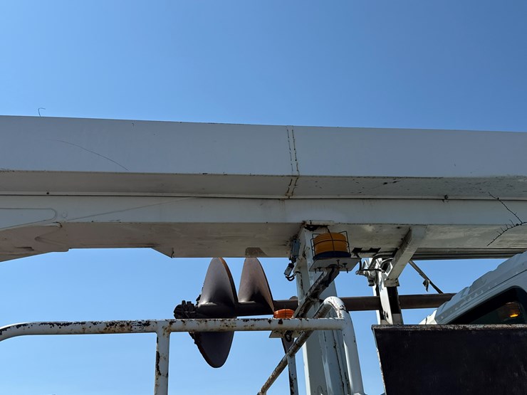 2010-international-7400-image-38