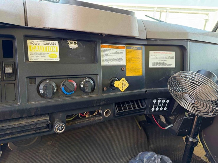 2000-international-4700-image-15